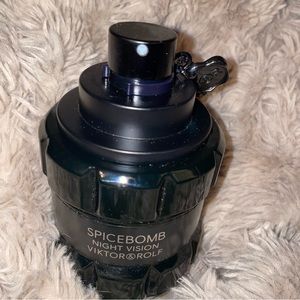 Viktor&Rolf SPICEBOMB NIGHT VISION Eau de Toilette 5.0fl oz/150mL Mens Cologne